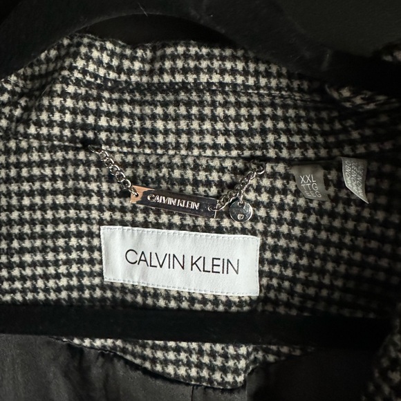 Calvin Klein
Faux-Leather-Pocket Houndstooth Maxi Coat - Picture 14 of 15